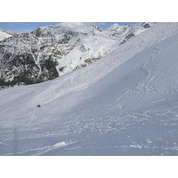 -.ALUDES DE NIEVE Y CAUSAS ASOCIADAS.-