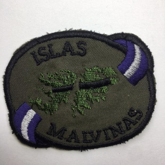 ISLAS MALVINAS EN BAJA VISIBILIDAD BANDERA AZUL Y BLANCA