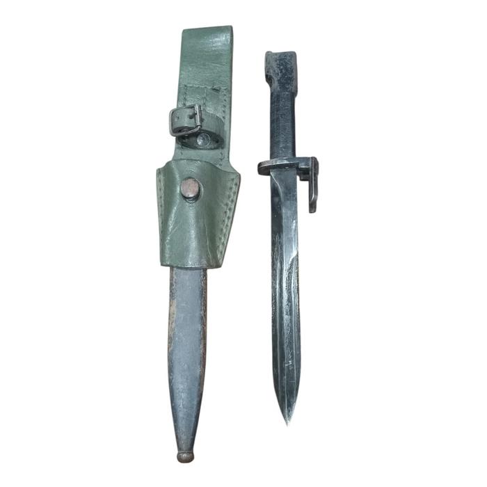 BAYONETA PARA FUSIL F.A.L. ORIGINAL MODELO F.M. - INCLUYE TAHALI DE SUELA V.O-.  -USADA -